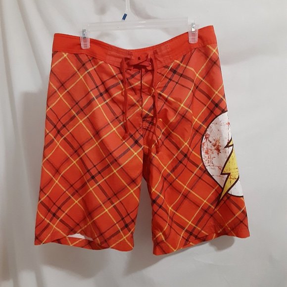 DC Comics Mens Shorts Shazam The Flash Lightning Bolt Size 34 - Picture 1 of 5